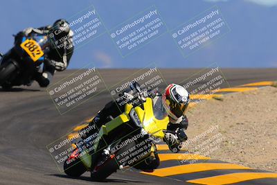 media/Oct-09-2022-SoCal Trackdays (Sun) [[95640aeeb6]]/Turn 12 (140pm)/